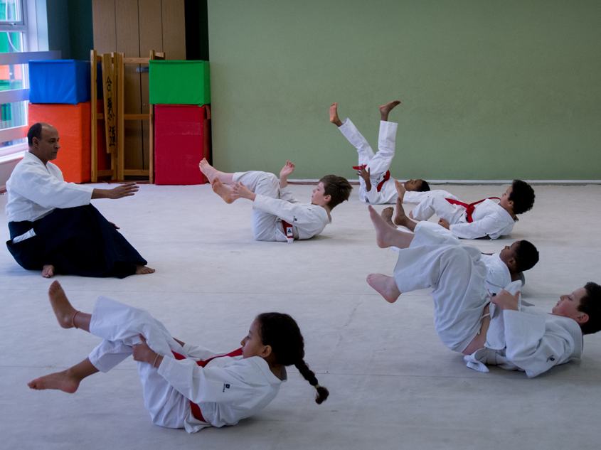 Hizashikan-children warm up